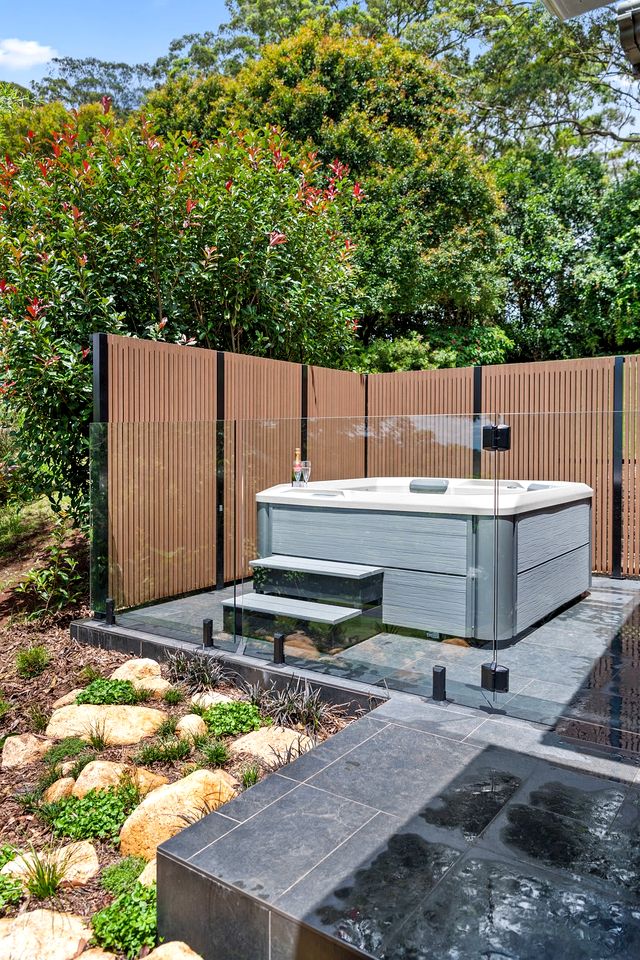 Luxury Scandi-Japanese Retreat with Private Spa near Ravensbourne National Park, Crows Nest QLD