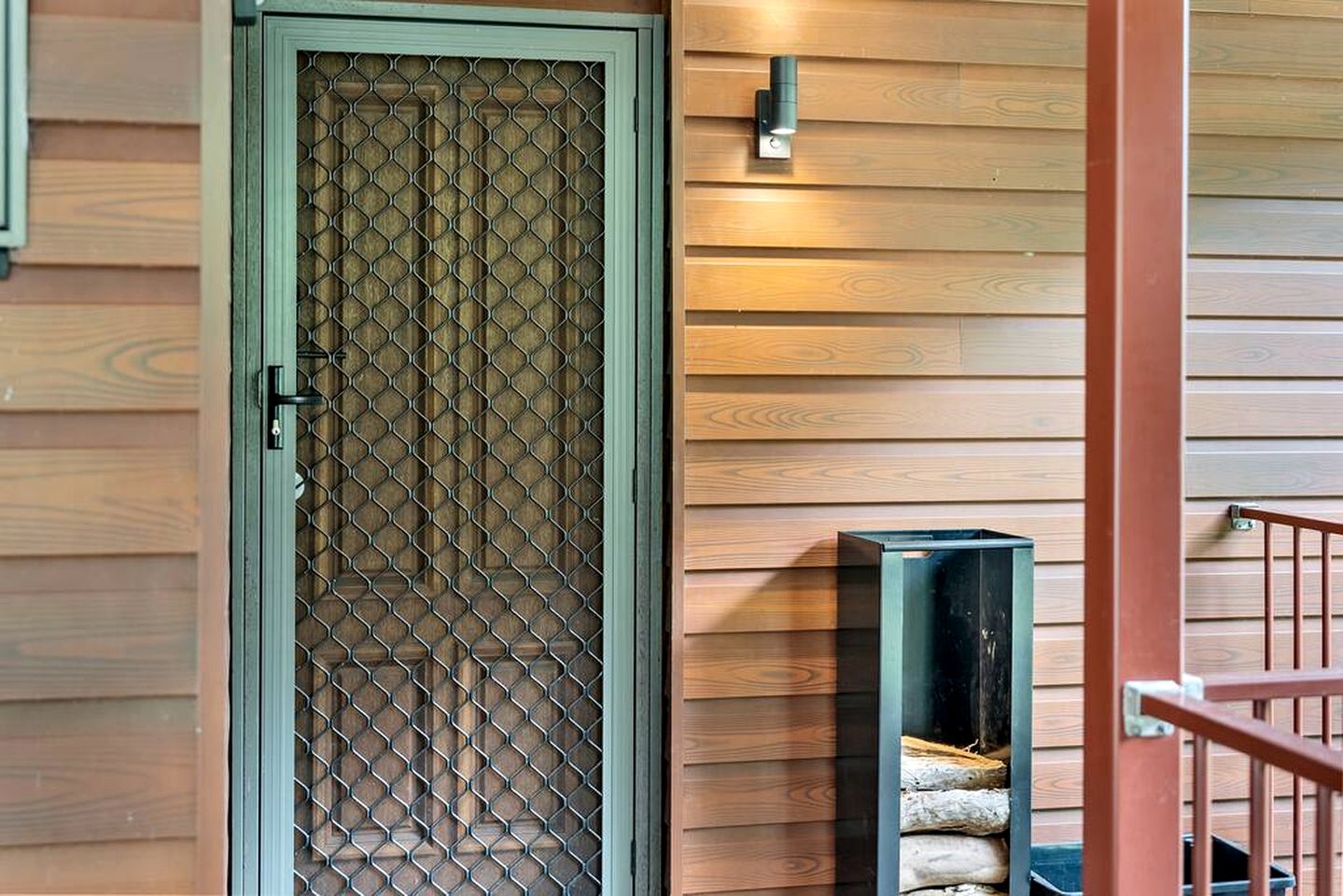 Luxury Scandi-Japanese Retreat with Private Spa near Ravensbourne National Park, Crows Nest QLD