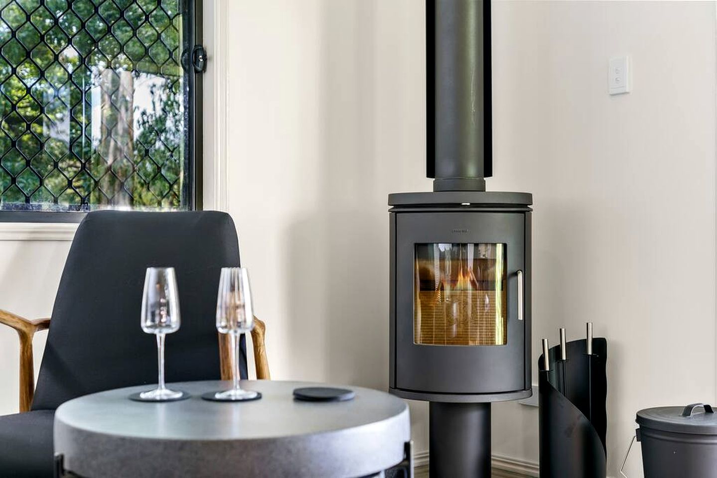 Luxury Scandi-Japanese Retreat with Private Spa near Ravensbourne National Park, Crows Nest QLD