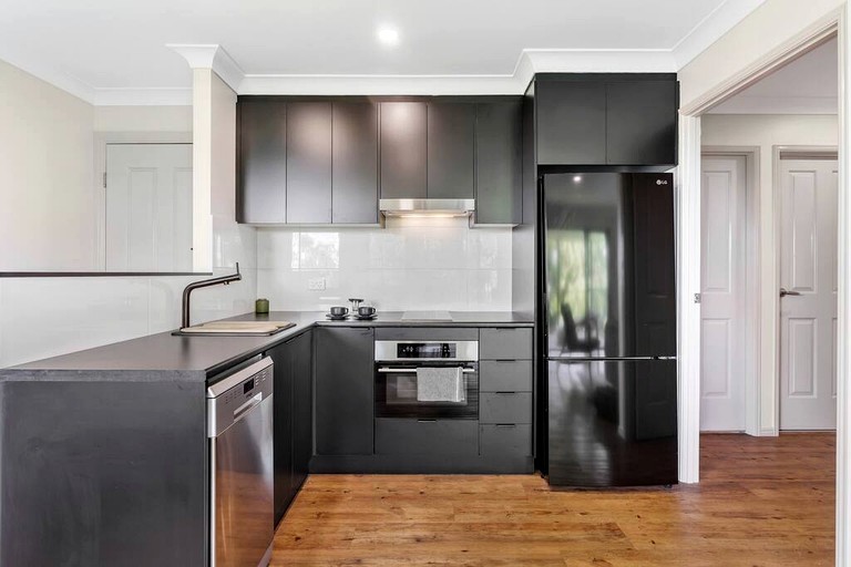 Vacation Rentals (Australia, Ravensbourne, Queensland)