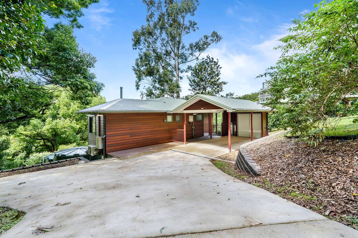 Luxury Cabin Rental for Romantic Getaways to Nature in Queensland, Australia