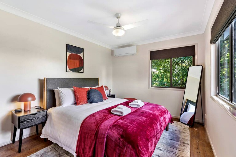 Vacation Rentals (Australia, Ravensbourne, Queensland)