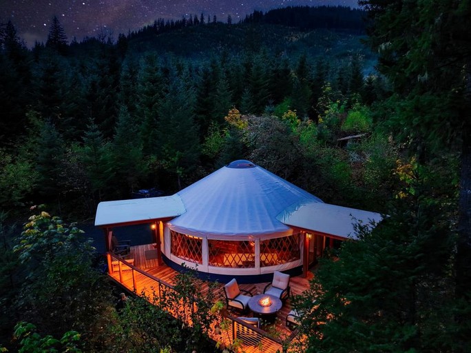 Scenic Woodland Yurt with Stargazing Dome & Firepit near Carson, Washington
