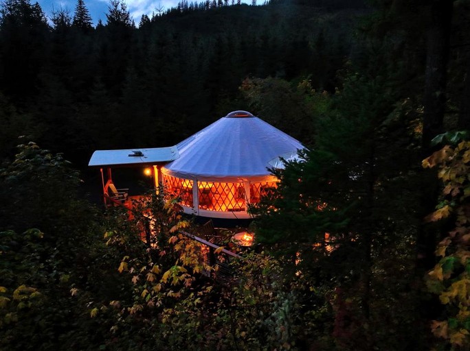 Yurts (United States of America, Carson, Washington)