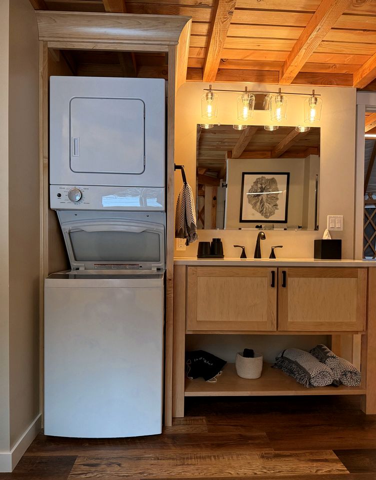 Modern Luxury Yurt with Firepit Table & Skylit Dome near Carson, Washington