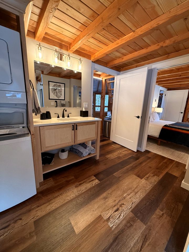 Modern Luxury Yurt with Firepit Table & Skylit Dome near Carson, Washington
