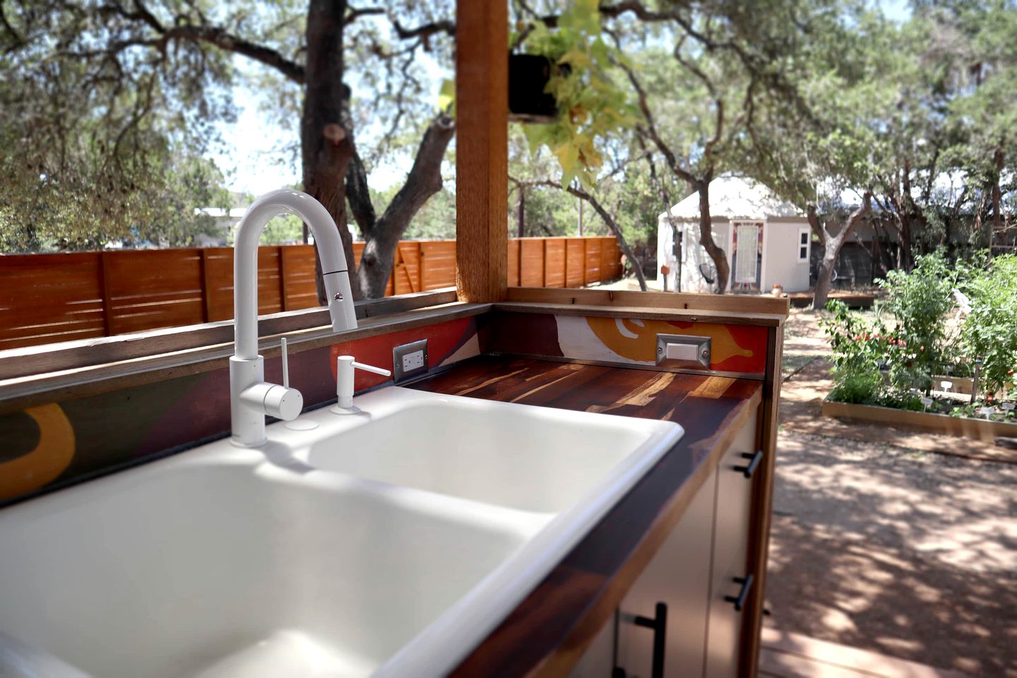 Delightful and Homey Yurt For Scenic Hiking and Relaxing Views of Lake Travis and Lake Austin in Lakeway, Texas