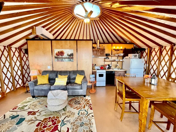 Yurts (United States of America, Rising Fawn, Georgia)