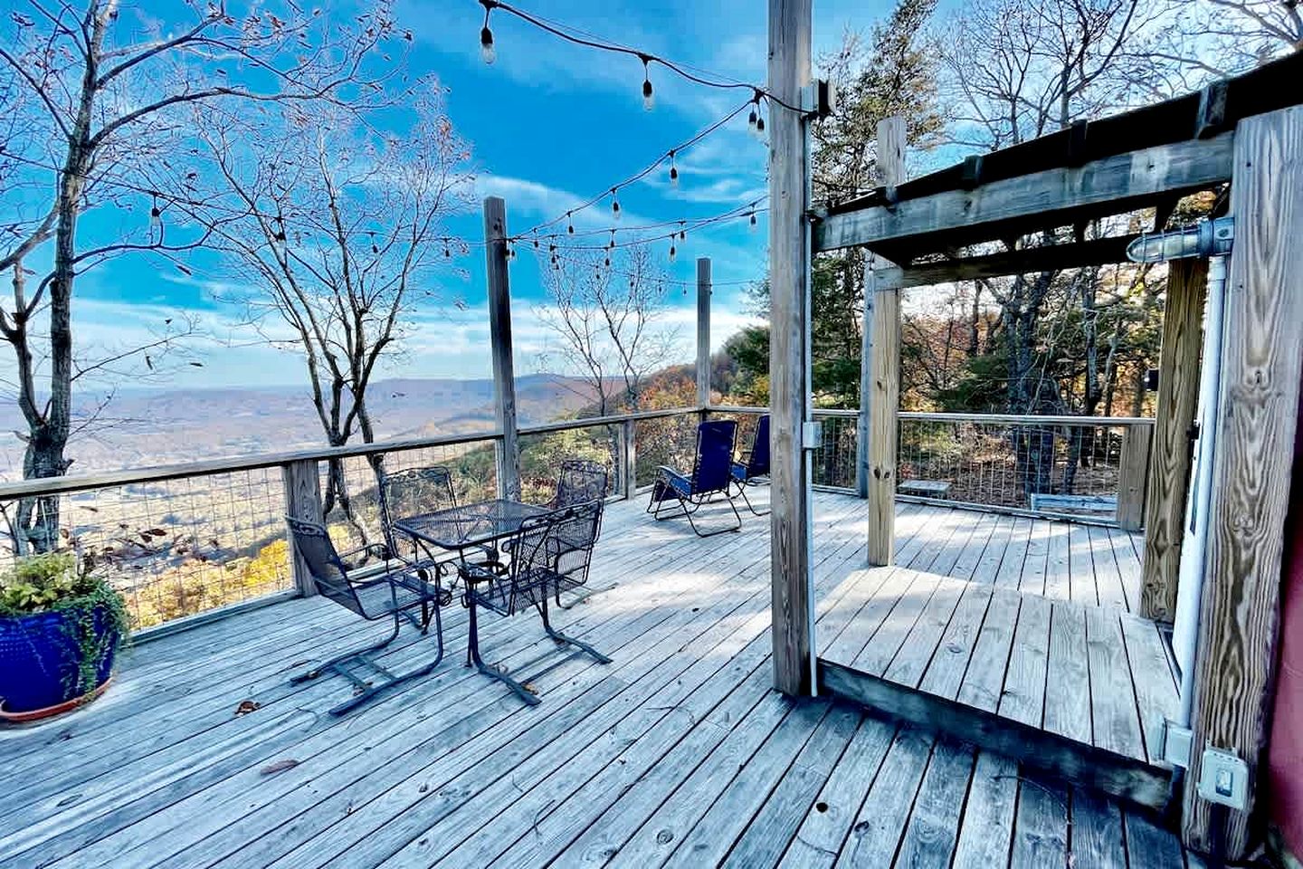 Mountaintop Luxury Yurt Rental for Georgia Glamping