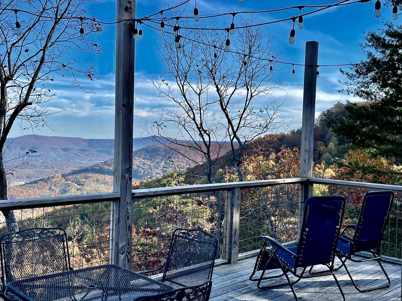 Mountaintop Luxury Yurt Rental for Georgia Glamping