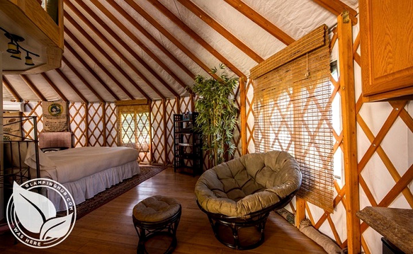 Fully-Outfitted Yurt with a Clawfoot Tub on the Trinity River, Northern California
