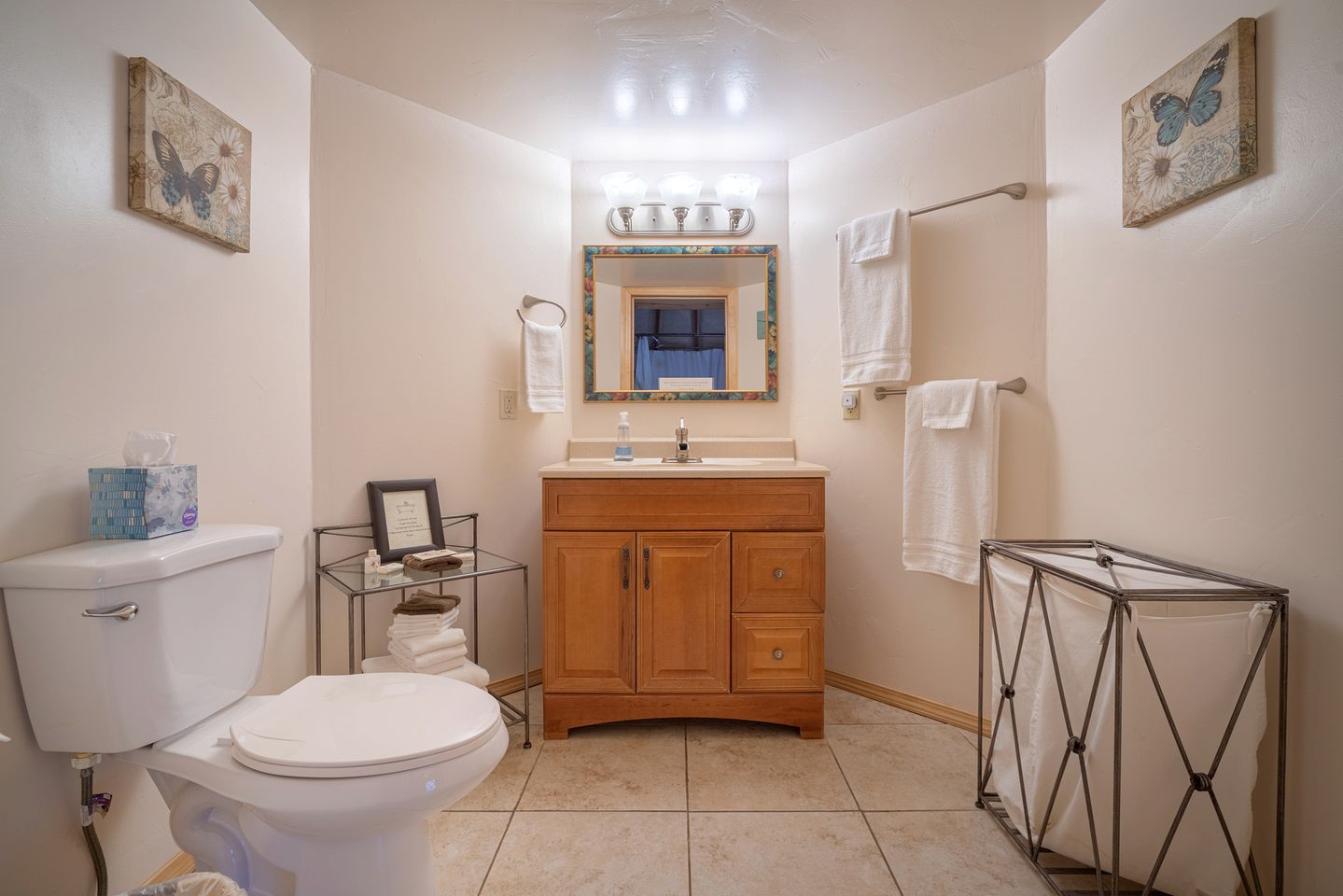 Fully-Outfitted Yurt with a Clawfoot Tub on the Trinity River, Northern California