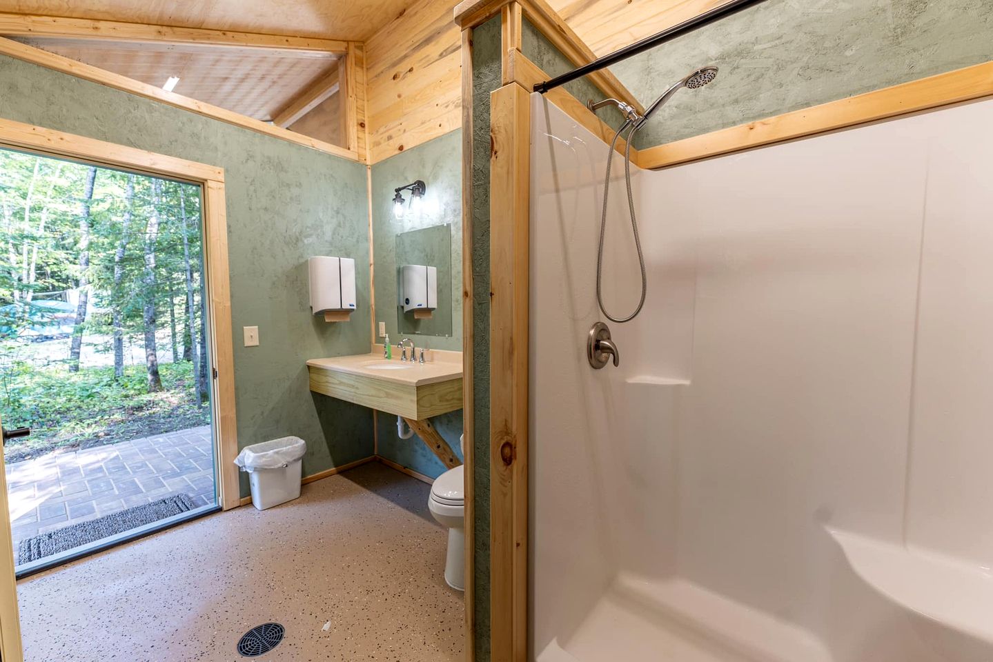 Cozy Woodland Yurt Retreat with Firepit & Kitchenette near Orr, Minnesota