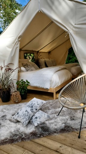Enchanting Safari Tent with Outdoor Fire Pit and Private Deck in Tsawwassen, British Columbia | Safari Tents (Tsawwassen, British Columbia, Canada)