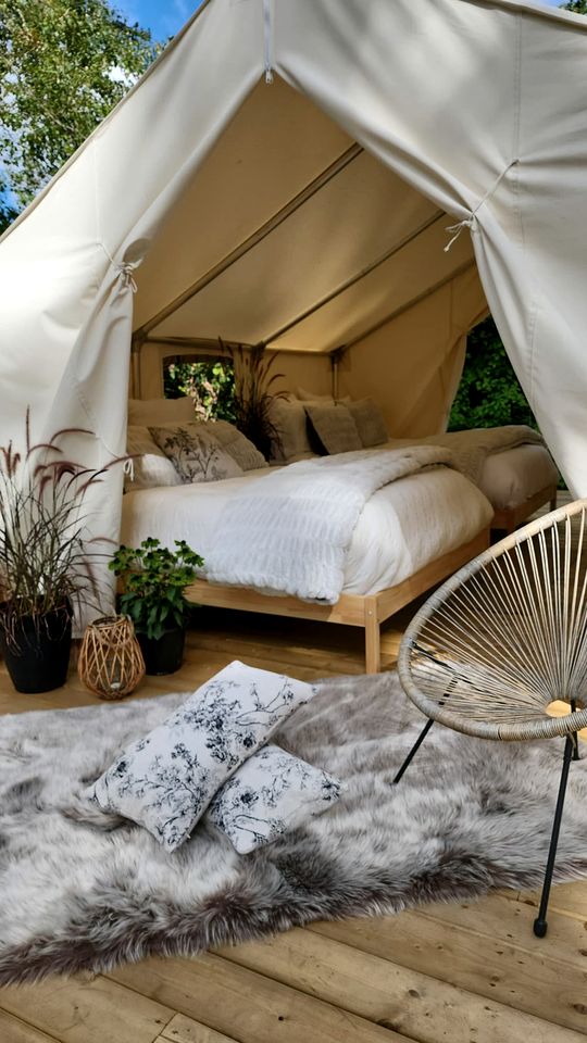 Enchanting Safari Tent with Outdoor Fire Pit and Private Deck in Tsawwassen, British Columbia | Safari Tents (Tsawwassen, British Columbia, Canada)