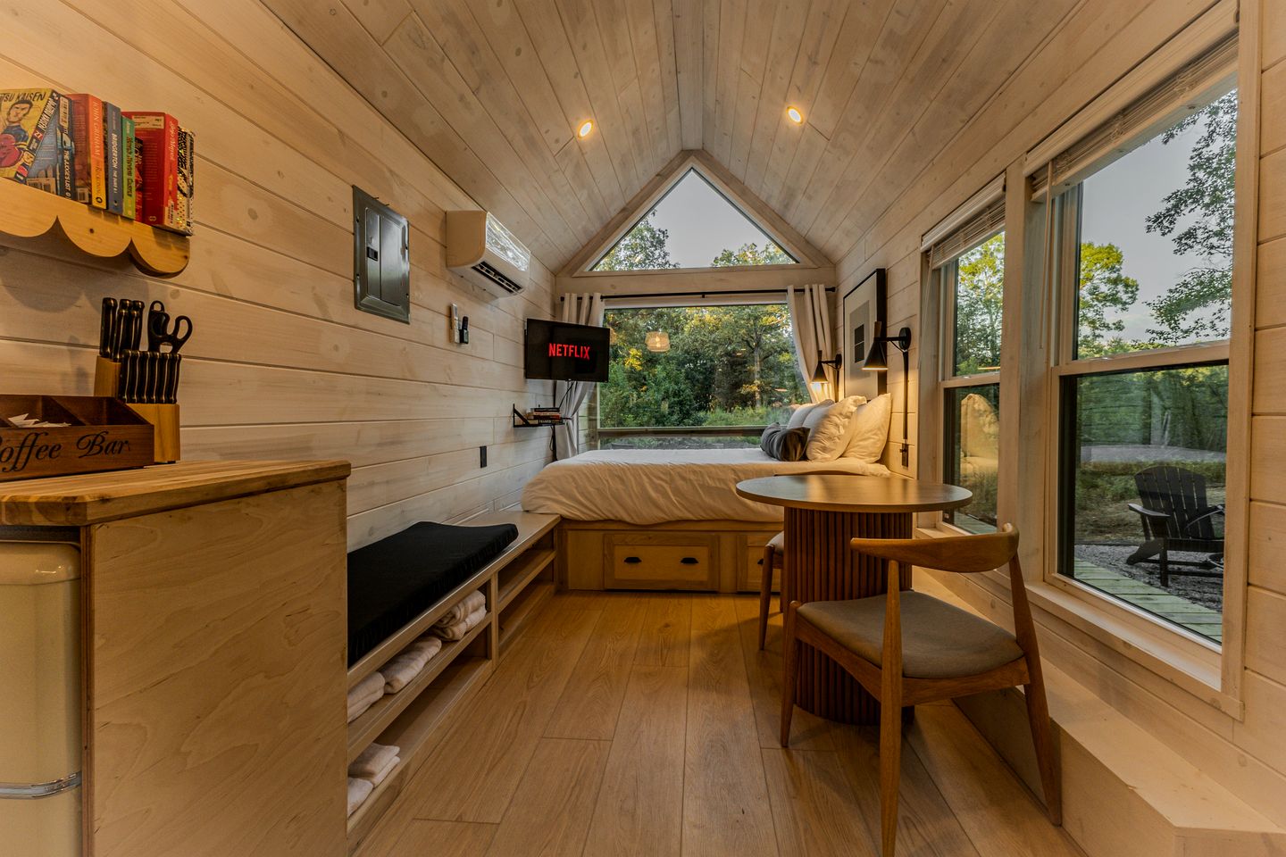 Secluded Tiny Home with Hot Tub, Sauna & Fire Pit near Lake Livingston in Coldspring, Texas