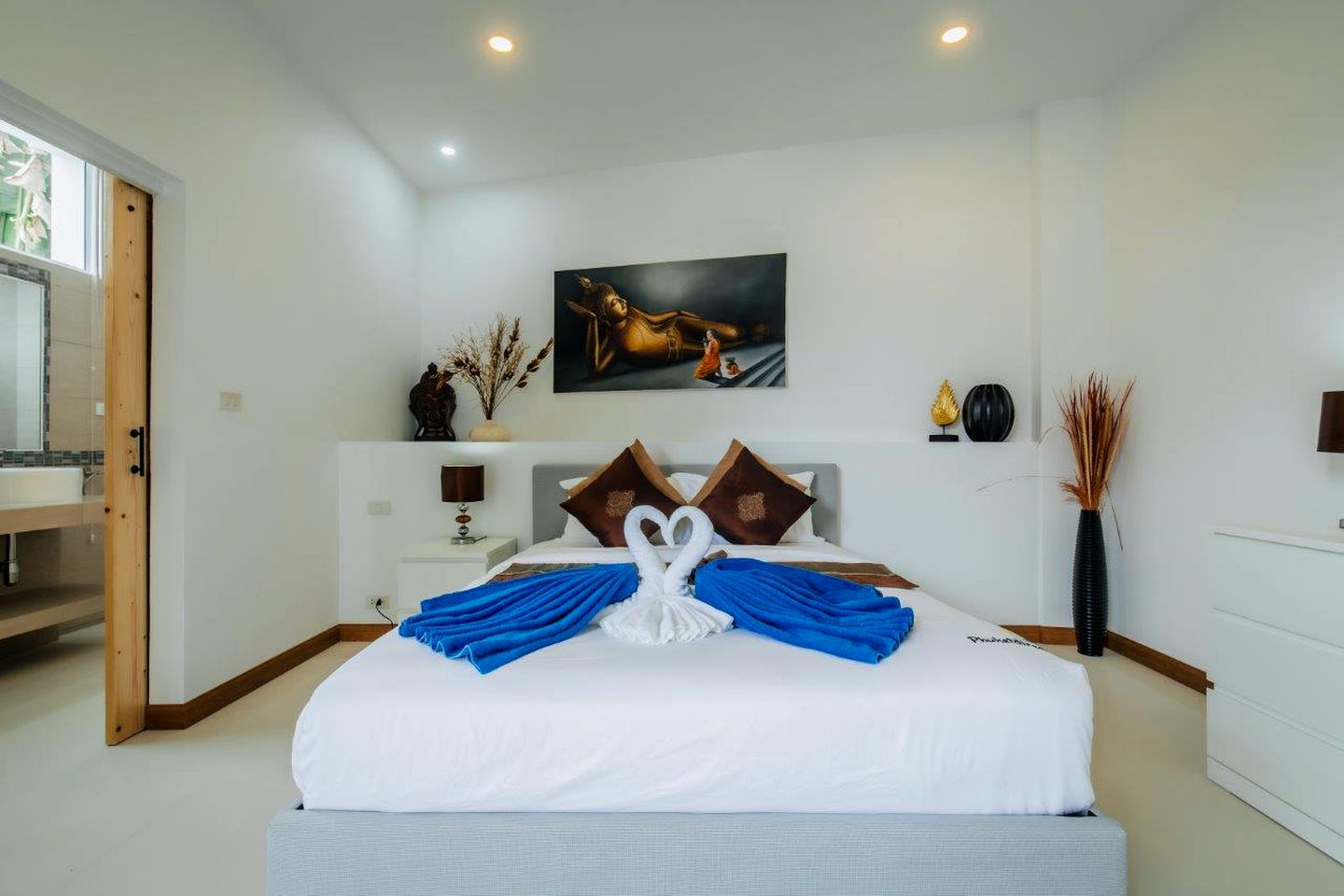 Beautiful Villa with Swimming Pool and Great Views in Rawai, Phuket Island