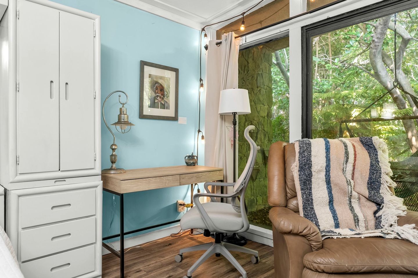 Charming Cottage Nestled Amidst Trees Close to Beach in Panama City Beach, Florida