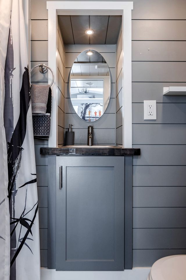 Apple Valley Oasis: Fully Equipped Modern Tiny House Escape