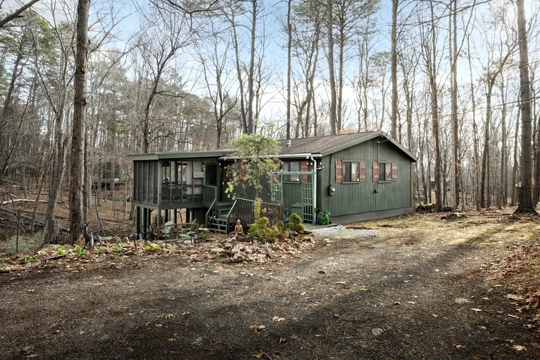 Cabins (United States of America, Hedgesville, West Virginia)