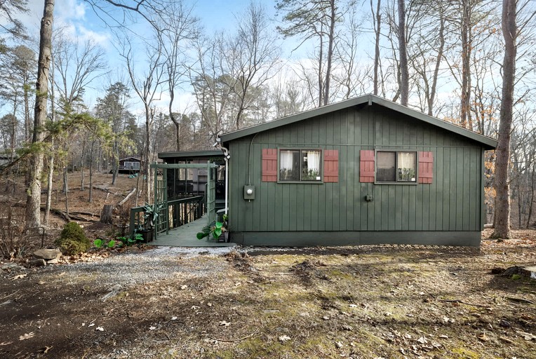 Cabins (United States of America, Hedgesville, West Virginia)