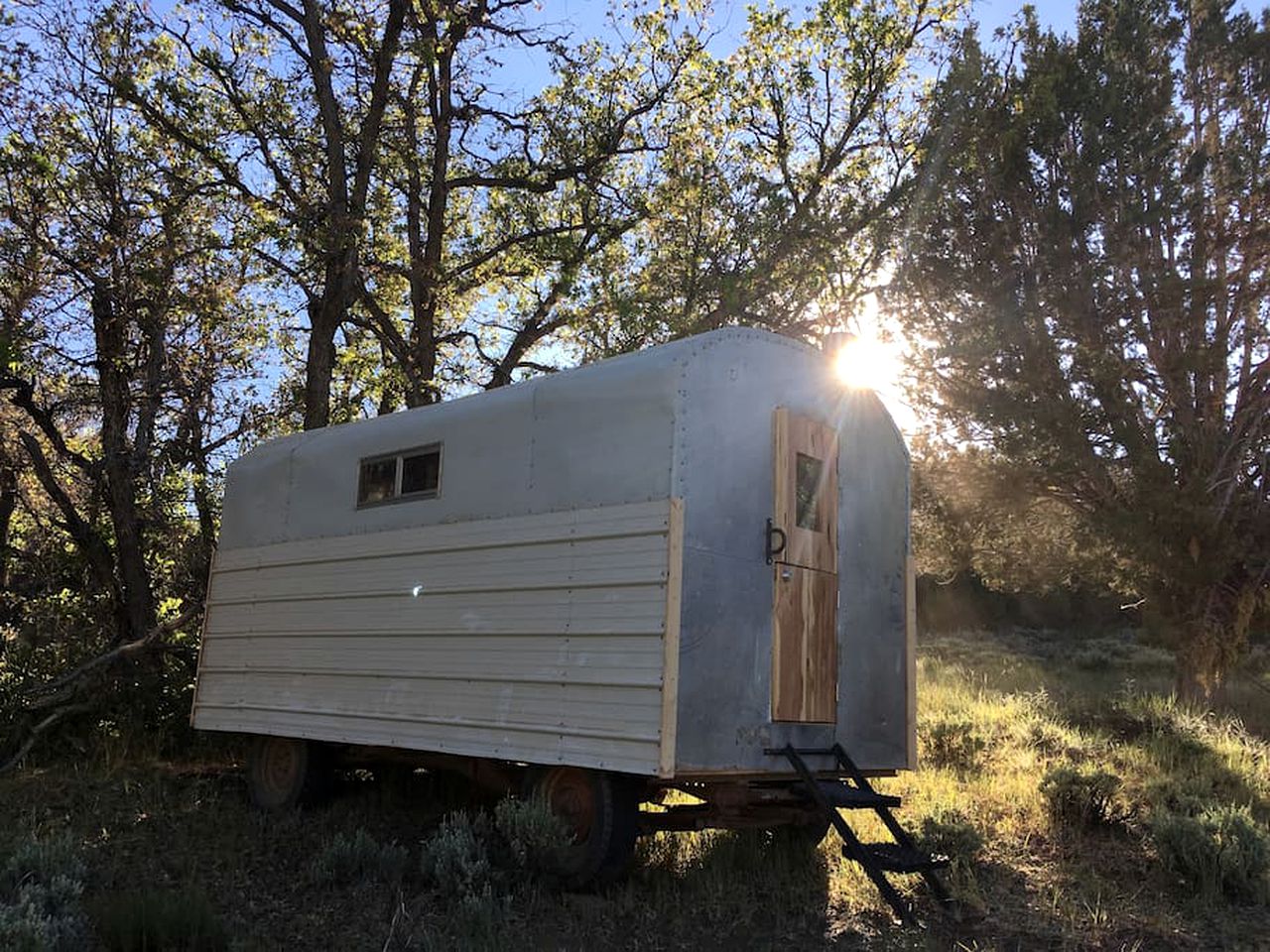 Two Caravan Rentals with a Fire Pit and Hammocks near Zion National Park, Utah