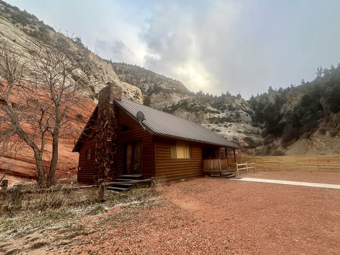 Serene Cabin Perfect for Small Group in Orderville, Utah