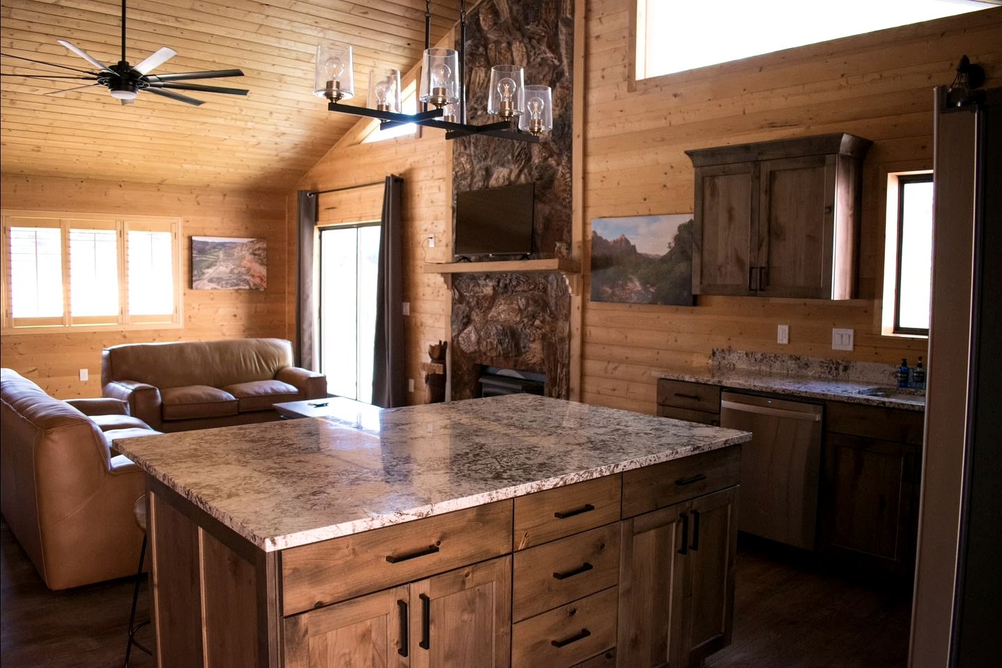 Serene Cabin Perfect for Small Group in Orderville, Utah