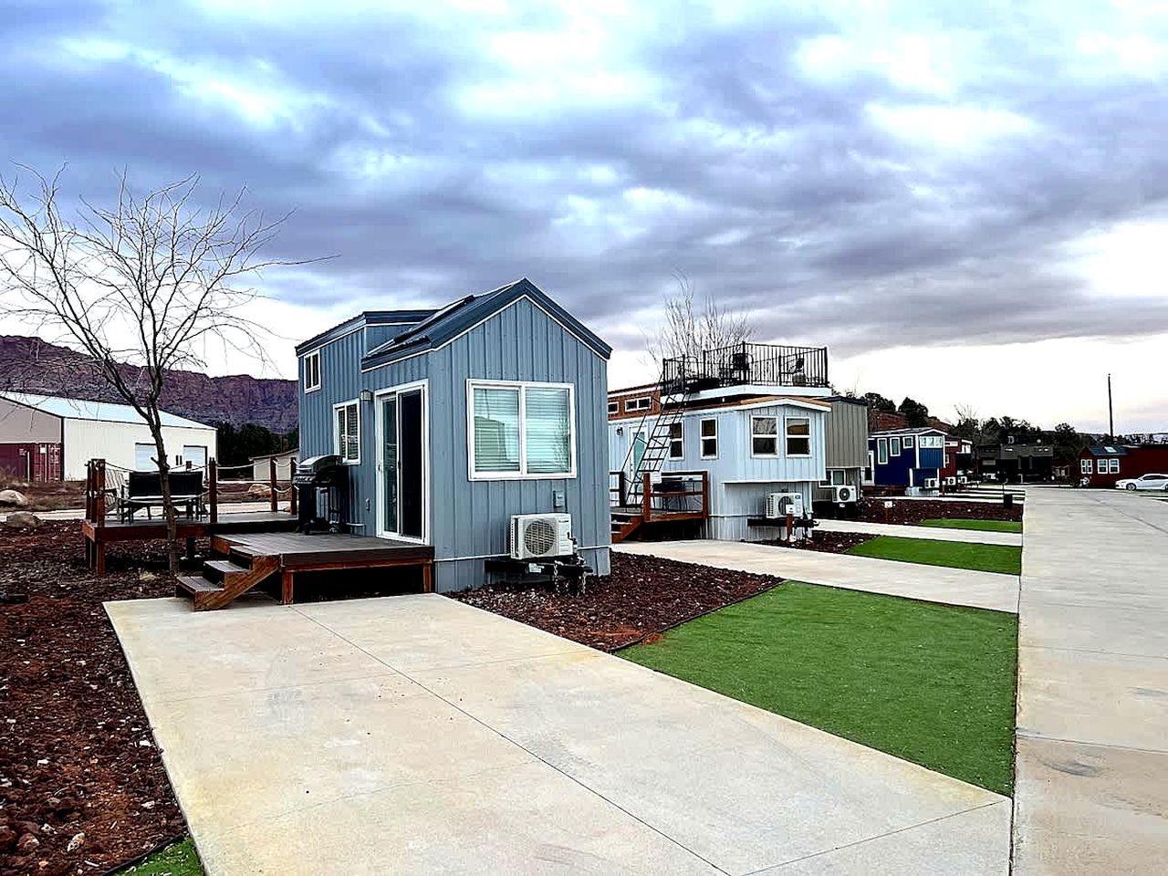 Stargazing Tiny Home with Private Deck & Hot Tub near Zion National Park, Apple Valley, Utah