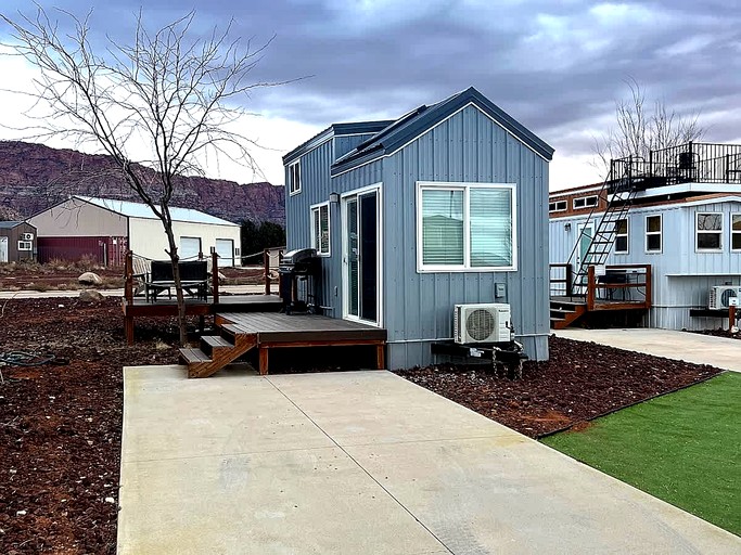 Stargazing Tiny Home with Private Deck & Hot Tub near Zion National Park, Apple Valley, Utah