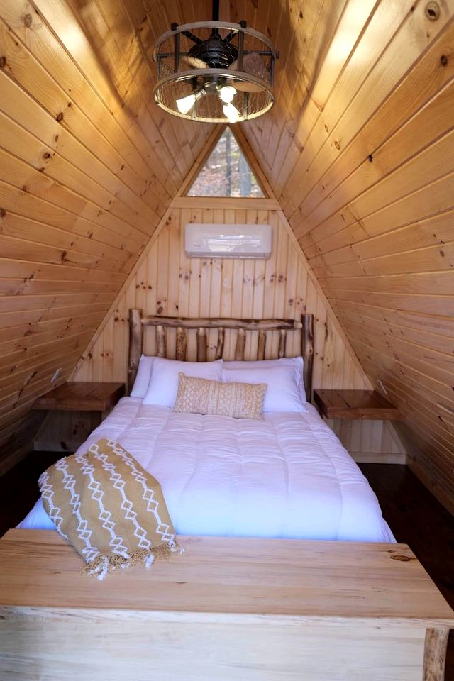 Romantic A-frame Cabin Ideal for Two by Tappan Lake in Ohio