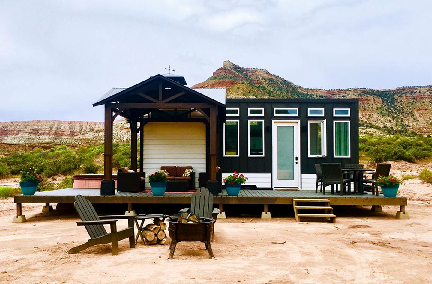 Idyllic Tiny House with a Hot Tub near to Zion National Park in La Verkin, Utah