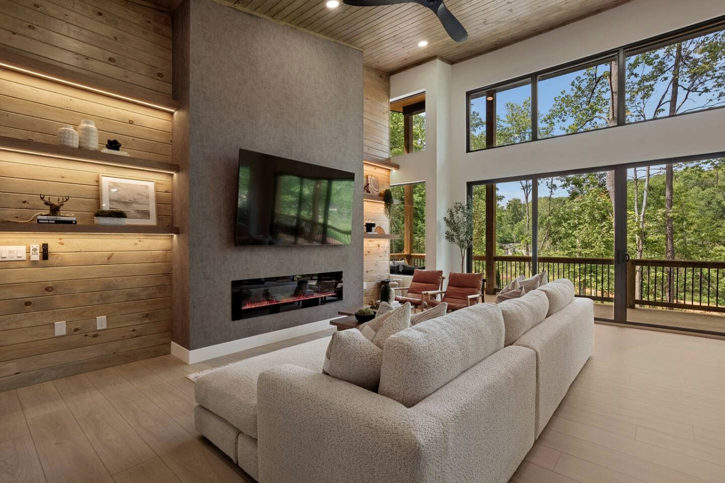 Luxury Mountain Retreat with Hot Tub Near Lake Hartwell & Clemson, SC