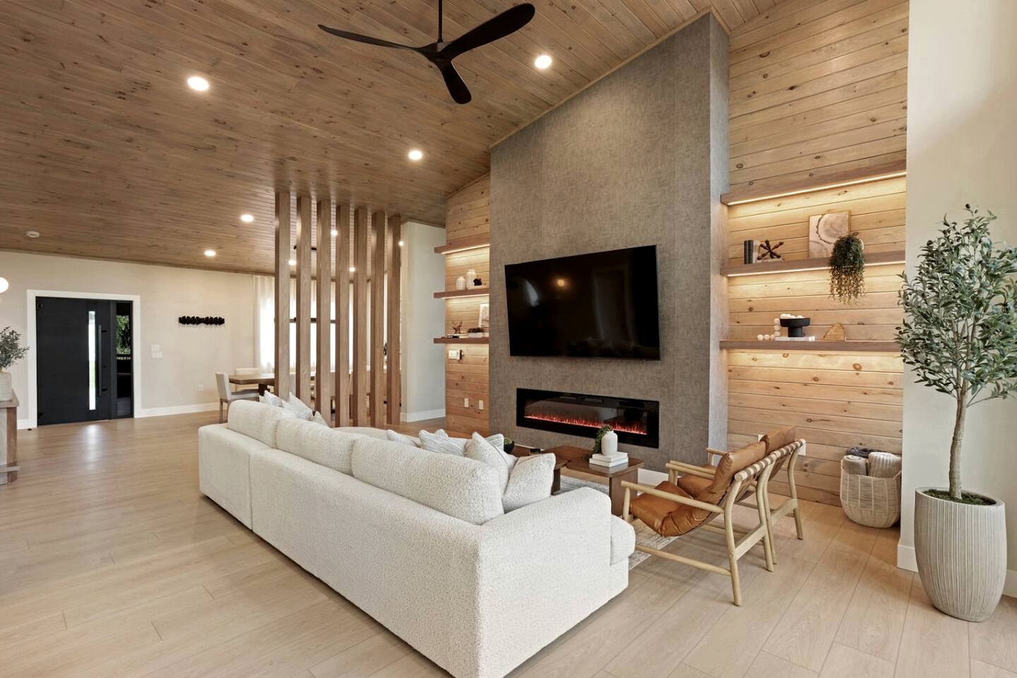 Luxury Mountain Retreat with Hot Tub Near Lake Hartwell & Clemson, SC