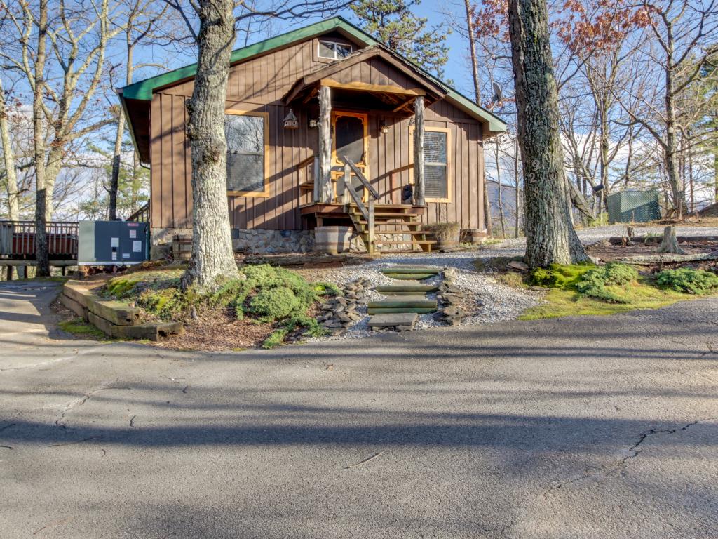 Rustic Cabin Rental near Sevierville, Tennessee